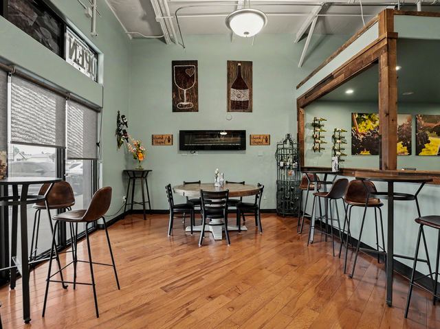 Table seating on the bistro floor